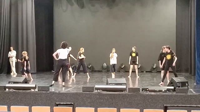 Репетиция на сцене к отделению Хореография 2 смотреть онлайн