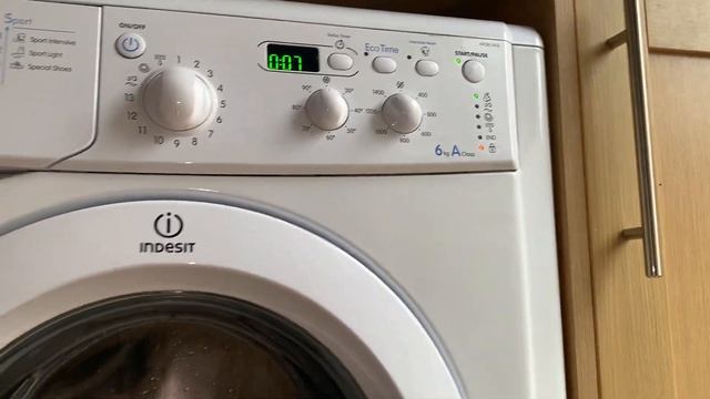 Indesit IWD61450 6Kg | Underwear & Socks| Express 15 Cycle смотреть онлайн