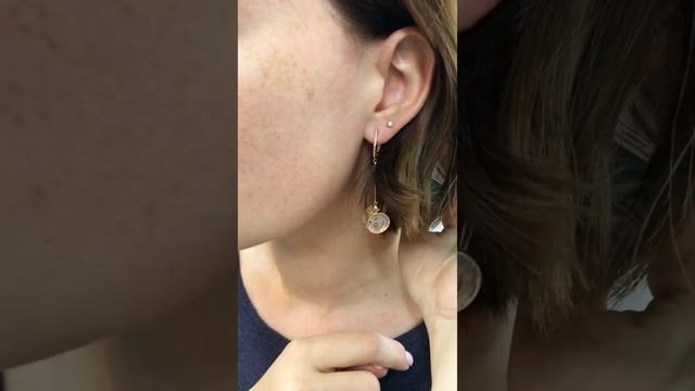 Длинные золотые серьги с часами циферблатом смотреть онлайн