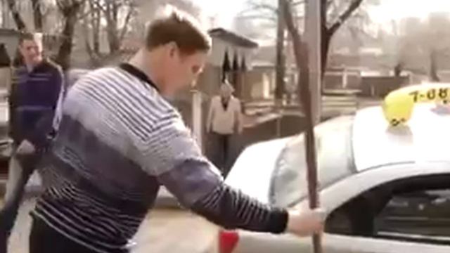 Человек чуть не утонул смотреть онлайн