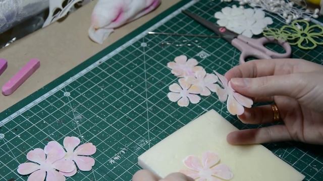 Мастер-класс. Цветы из фоамирана для скрапбукинга смотреть онлайн