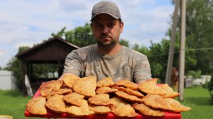 Гора чебуреков в казане. Две новые начинки(делюсь рецептом).