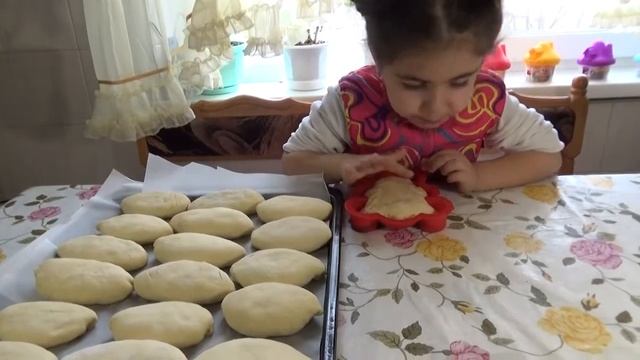 БАРНИ Мишка. ПИРОЖКИ ОТ МАМЫ. смотреть онлайн