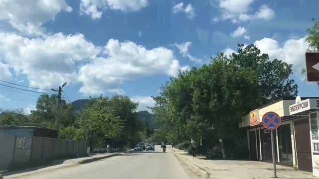 Коктебель г. Кировский район Крыма. Улица Ленина, к набережной. 15.05.2022. Crimea. смотреть онлайн