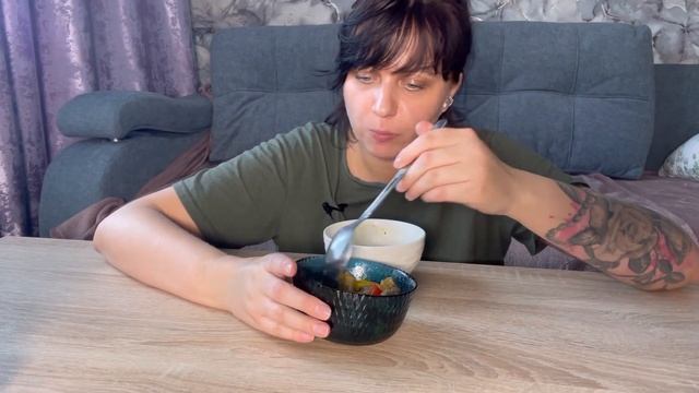 МУКБАНГ Суп гороховый и закуска из баклажанов / MUKBANG от чего слезы !? ?