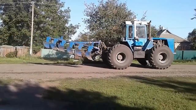 ХТЗ 121 и плуг ПСКу-6 смотреть онлайн