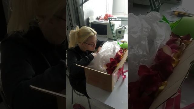 Предложение, сюрприз... Подарок смотреть онлайн