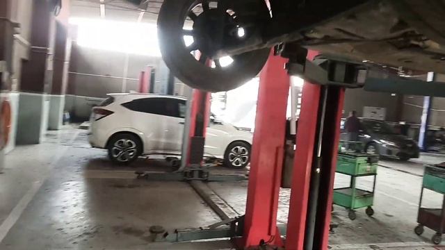 Toyota Yaris 10000km Service & Tunning detail with current Price of Taglon X Engine oil & Filter. смотреть онлайн