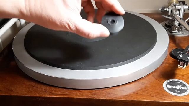 ПРОИГРЫВАТЕЛИ: Как проигрывать маленькие пластинки 7" (миньоны) с большим отверстием? Адаптер! смотреть онлайн