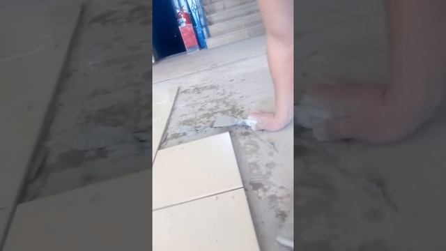 Мастер класс как не надо ложить плитку!!!! смотреть онлайн