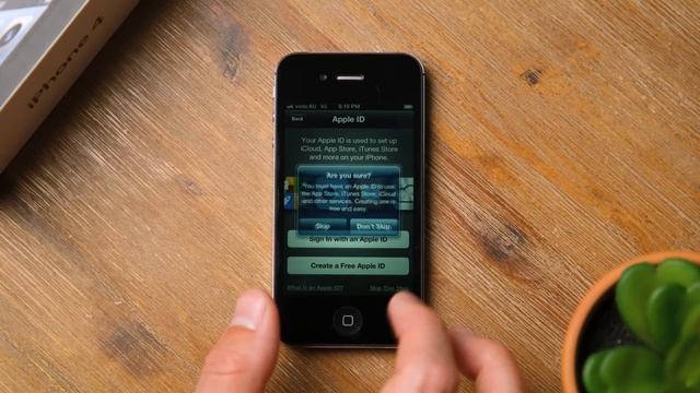 Using The iPhone 4S in 2022... смотреть онлайн