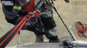 Занятие №114. Позиционирование на вертикальных металлических лестницах.