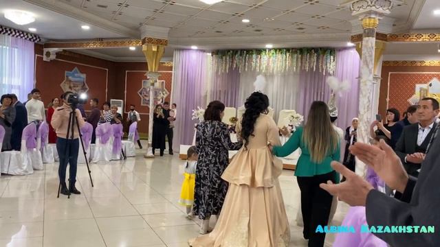Свадьба Алматы: Кыз Узату. Обряды Сырга салу. Шатан. Купили куртку Алану/ Алматы Влог. #Алматы смотреть онлайн