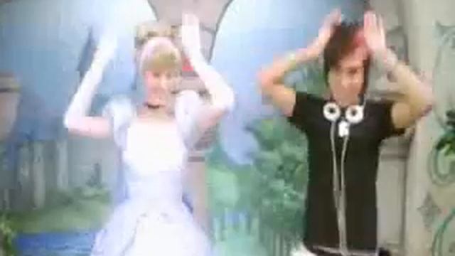 японцы в диснейлэнде...ну что еще от них ожидать....xD.flv смотреть онлайн