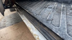 MERCEDES -BENZ 411 SPRINTER CLASSIC.Ремонт нижнего ролика в сдвижной двери.