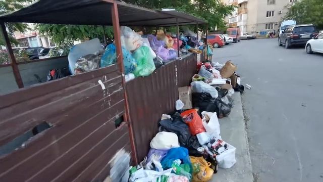 Ещё лучше стали убирать мусор. Спасибо что так убираете. смотреть онлайн