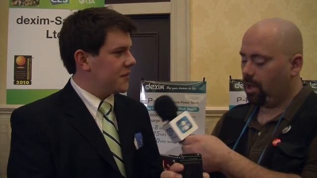 Dexim P-Flip - Battery Pack and iPhone stand - CES 2010 смотреть онлайн