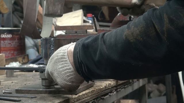 Прижим столярный, вариант на заклепках смотреть онлайн