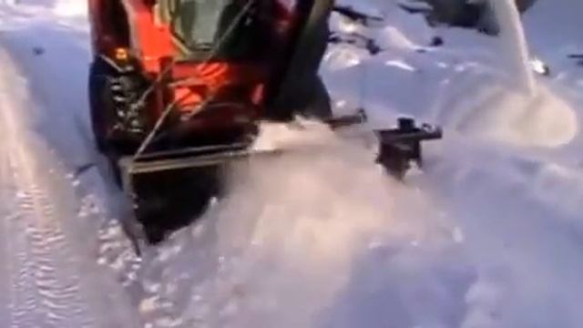 130.1 Снегопогрузчик (погрузчик) навесной на Bobcat смотреть онлайн