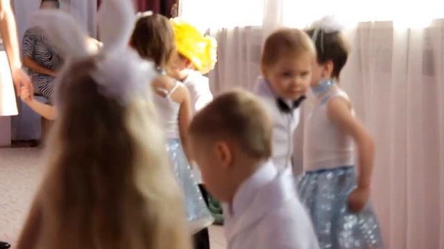 8 марта, Краматорск. Детский сад. смотреть онлайн
