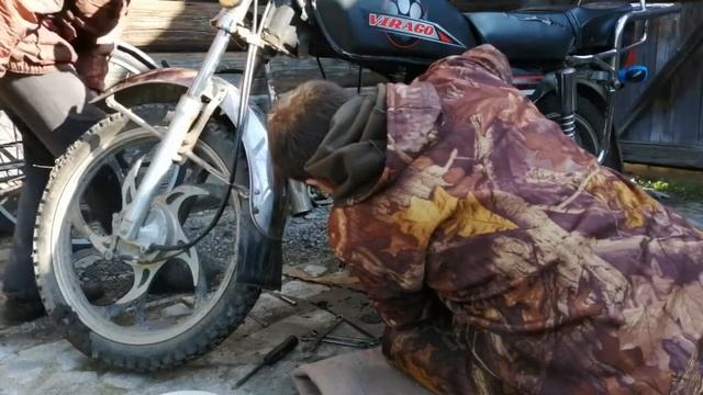 Мопед Ирбис Вираго /сказали главное чтоб завелся,но запчасти не донесли смотреть онлайн