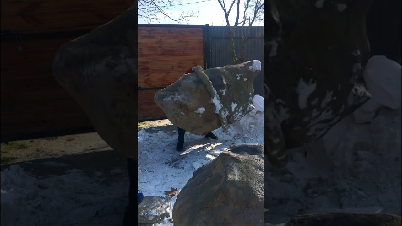 Моя нелегкая работа. Поднимаю камни.