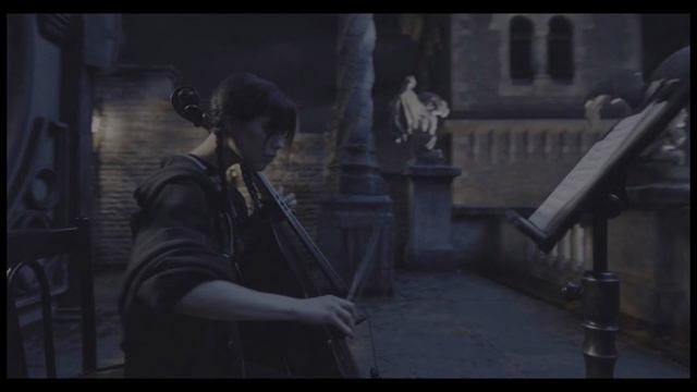 Уэнсдей играет на виолончели (Уэнсдей 2022)