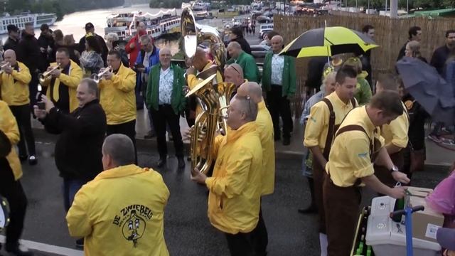 De Zwiebels - Skoda Lasky - brug Bernkastel смотреть онлайн