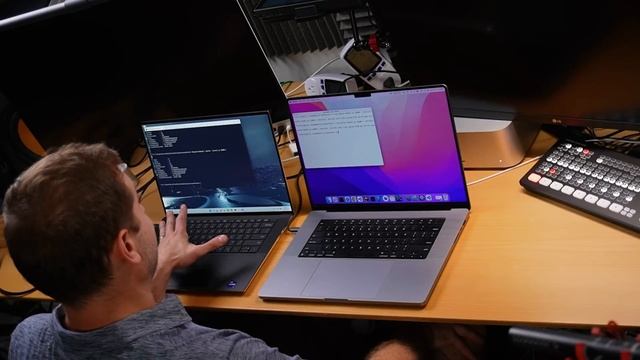 M1 Max vs Intel Core i9 Python Race | XPS 15 2022 смотреть онлайн