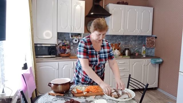 Рыбка под маринадом, вкусный батон. смотреть онлайн