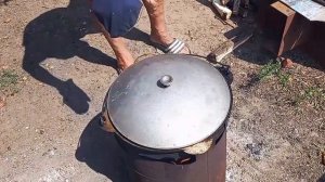 УХА на костре в казане ! Советую попробовать !