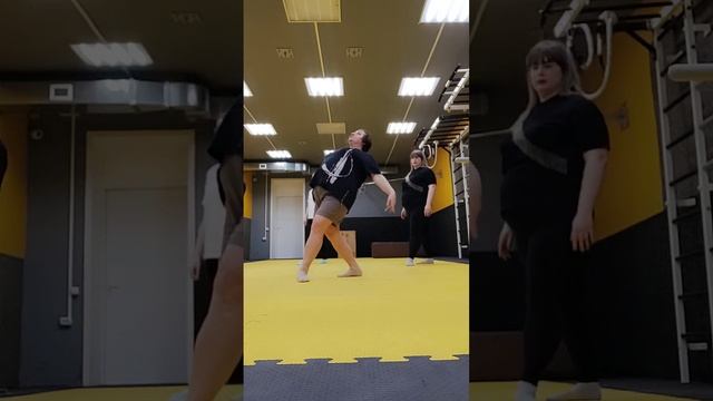 Статическая разминка. Выпады смотреть онлайн
