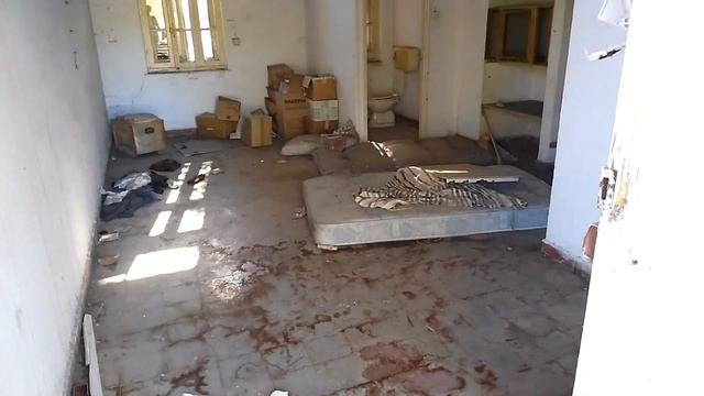 ЗАБРОШЕННЫЙ ЛЕПРОЗОРИЙ В ЛАРНАКЕ НА КИПРЕ. КОЛОНИЯ ПРОКАЖЕННЫХ И ДОБРЫЙ ВЕЧЕР. смотреть онлайн