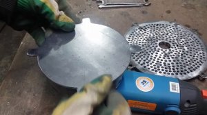 Зернодробилка своими руками. Дробилка из болгарки. Процесс изготовления.