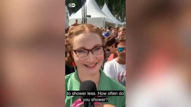 Шольц рассказал как часто принимает душ смотреть онлайн