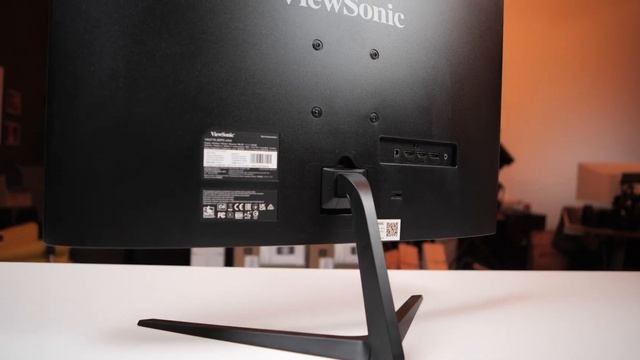 Výhodné zaoblené i rychlé herní monitory? ViewSonic může překvapit смотреть онлайн