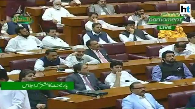 On Article 370 revocation, Pak PM Imran Khan rakes up Pulwama attack смотреть онлайн