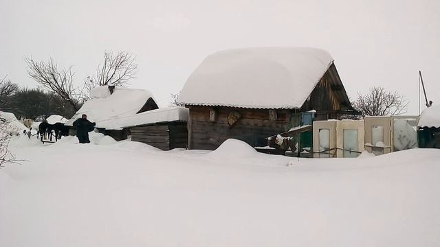 Как быстро очистить снег с крыши тросом. смотреть онлайн