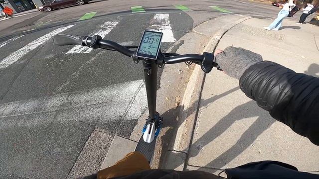 Is This the Fastest Affordable Commuter Scooter? Varla Pegasus Review смотреть онлайн