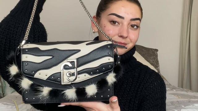 HAUL OUTLET | DESIGNER OUTLET, LA VALLÉE VILLAGE… ? смотреть онлайн