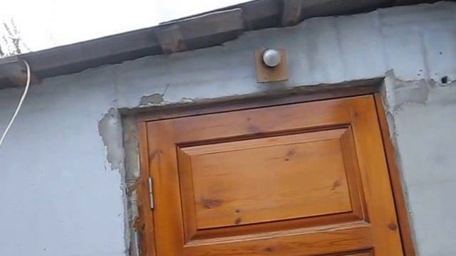 Дверь из дерева под Солнцем и дождём 2 года смотреть онлайн