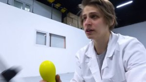 Что, если засунуть 100 шариков друг в друга и надуть?