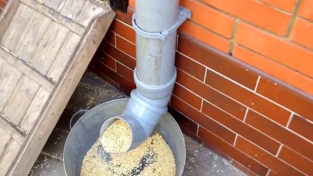 Кормушка для кур из трубы