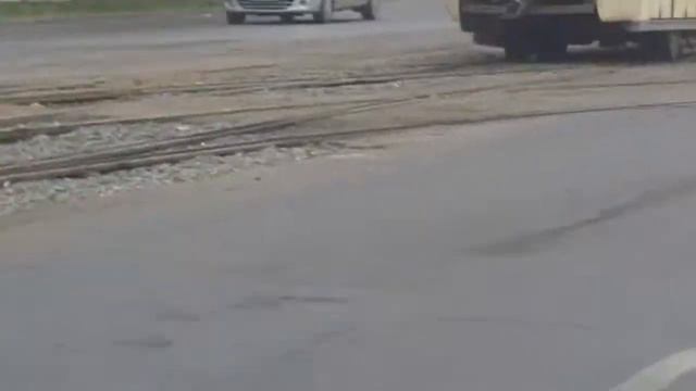 Челябинск! Суровый чел на трамвае! смотреть онлайн