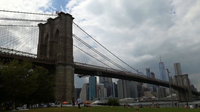 Puente de Brooklyn desde Dumbo смотреть онлайн