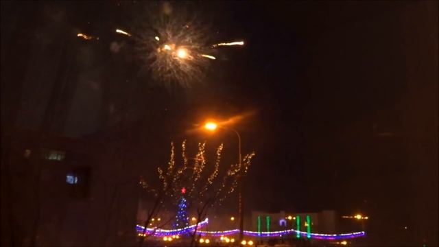 Новогодний салют в Печоре 2019г.(Пятлин Печора) смотреть онлайн