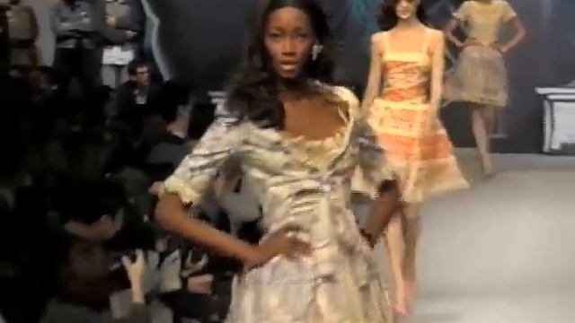 Chloe Spring 1995 Fashion Show (full pt.2) смотреть онлайн