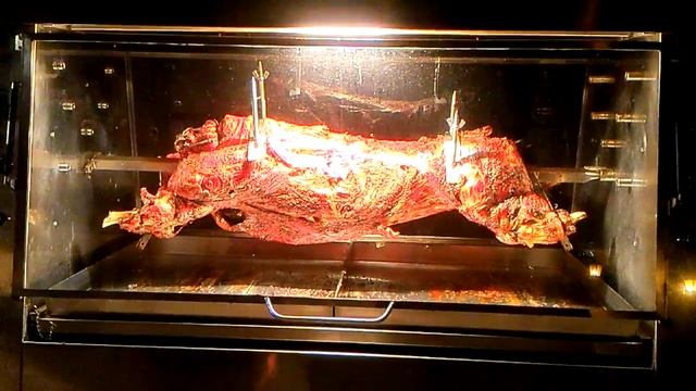 Целый теленок на вертеле смотреть онлайн