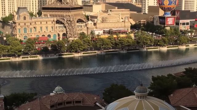 Необыкновенной красоты ФОНТАН ЛАС ВЕГАСА BELLAGIO смотреть онлайн