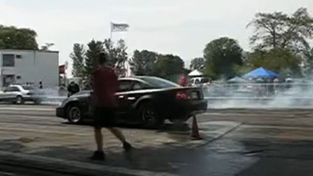 Mustangs burnout - Slow-mo смотреть онлайн